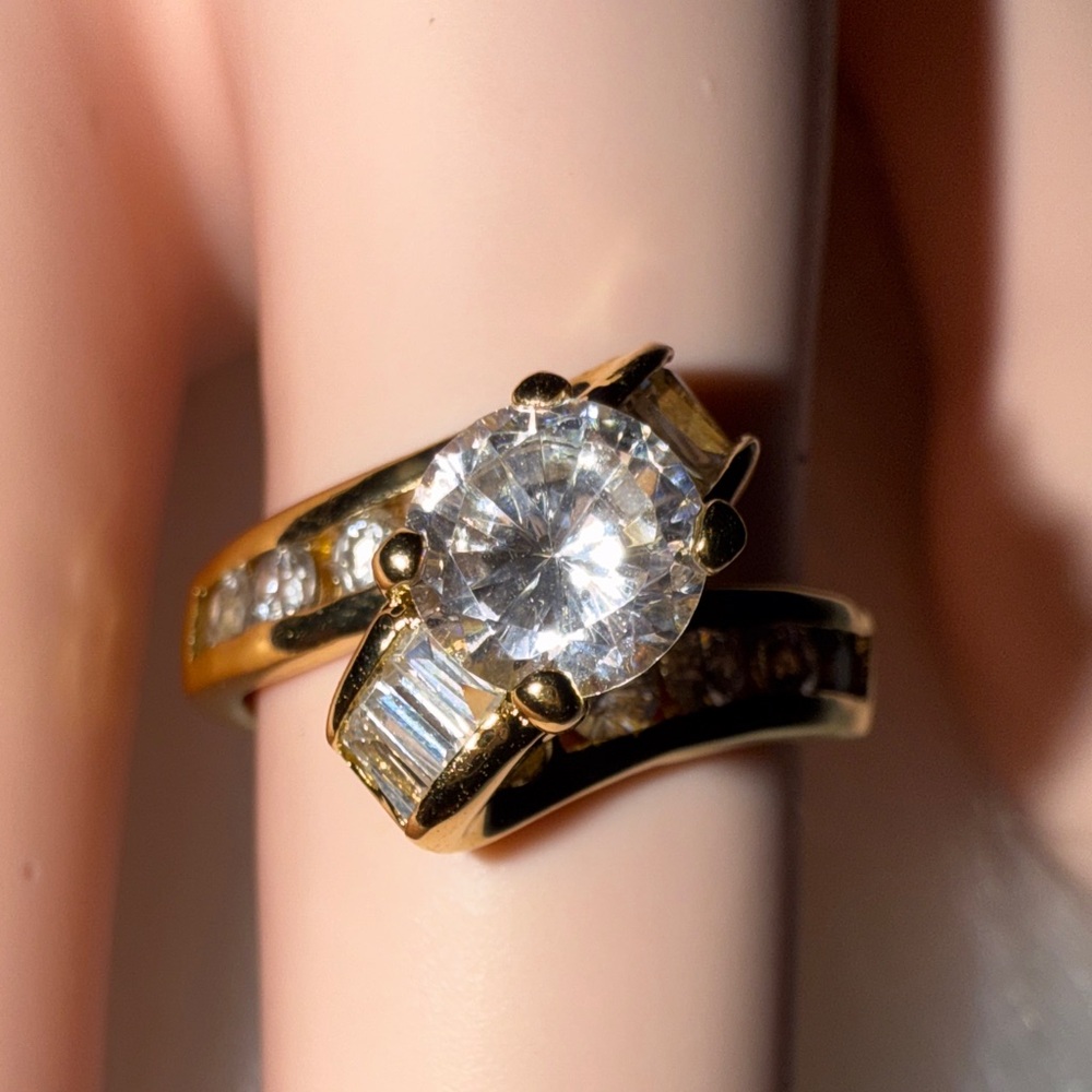 Elegant Gold tone and 925 Silver Women's Ring